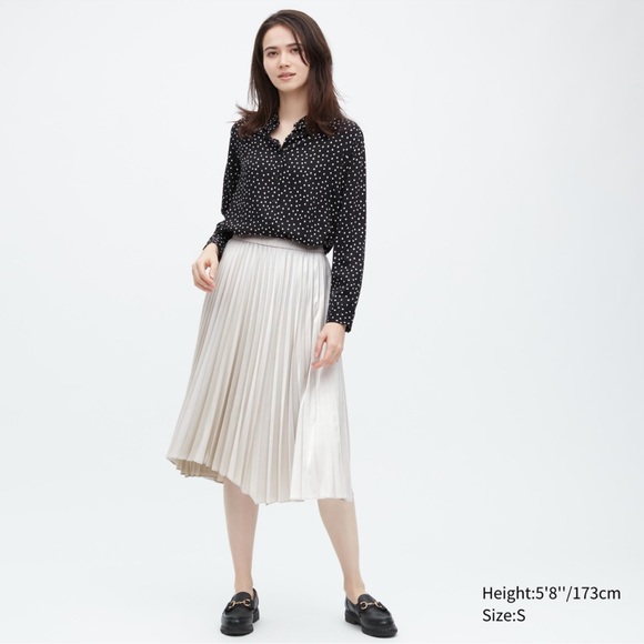 Uniqlo Skirts Nwt Uniqlo Satin Pleated Skirt White Poshmark